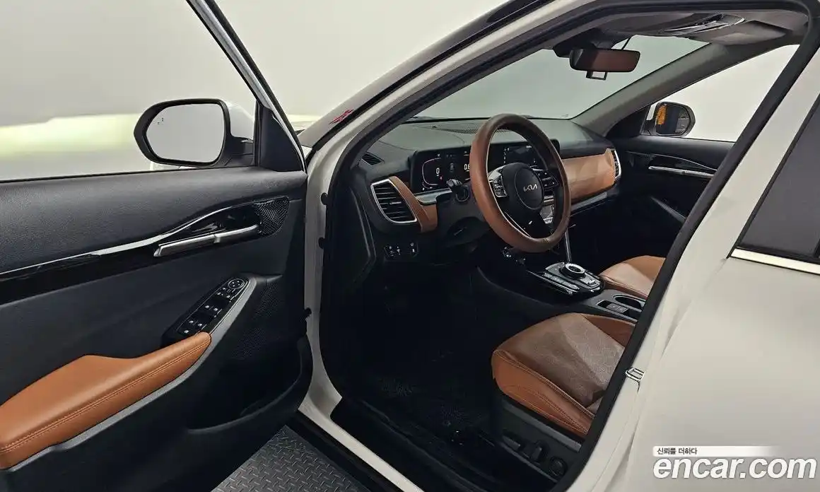 Kia Seltos 2023 1.6 Автомат в Москве № 120785, фото 10