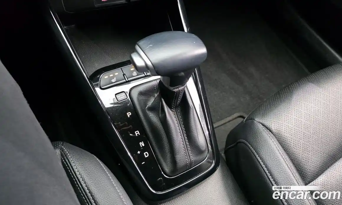 Kia Stonic 2020 1.4 Автомат в Москве № 121680, фото 16