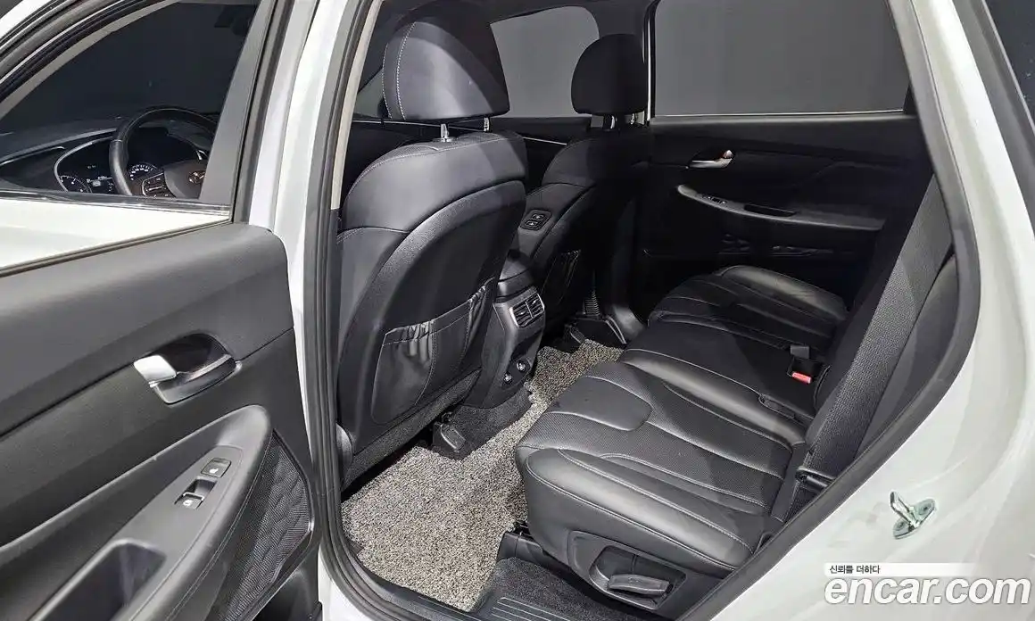 Hyundai Santa Fe 2022 2.2 Автомат в Москве № 127153, фото 11