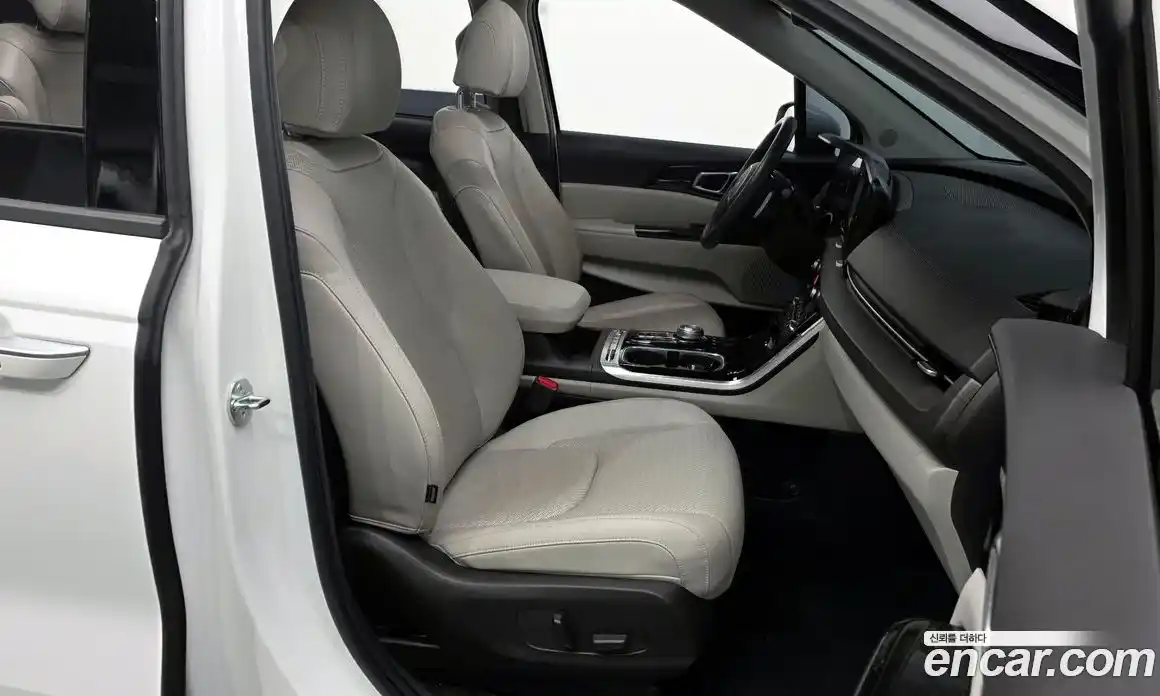 Kia Canival 2023 3.5 Автомат в Москве № 133743, фото 11