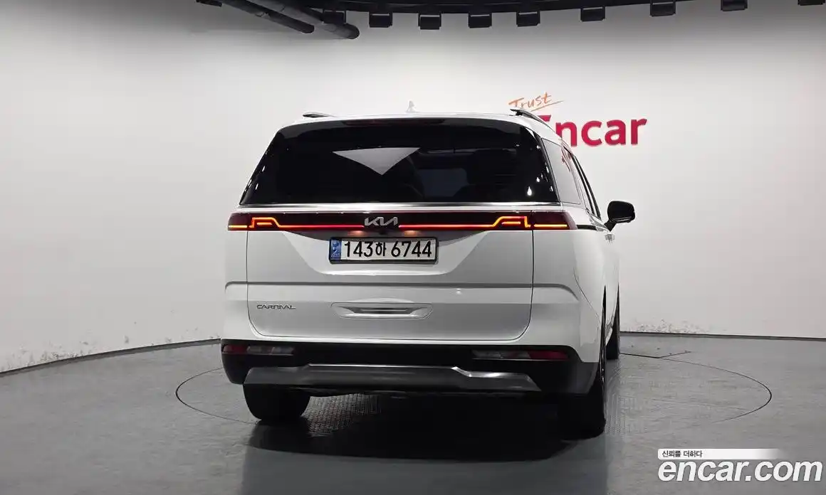 Kia Canival 2023 3.5 Автомат в Москве № 133743, фото 4