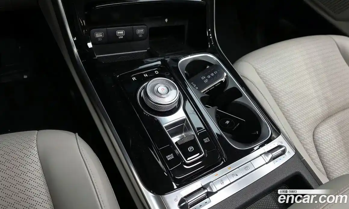 Kia Canival 2023 3.5 Автомат в Москве № 133743, фото 9