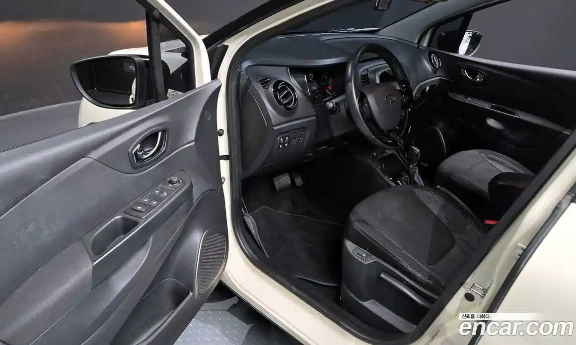 Renault QM3 2017 1.5 Автомат в Москве № 138630, фото 10