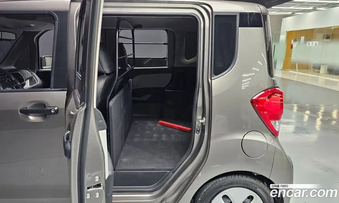 Kia Ray 2021 1.0 Автомат в Москве № 15306, фото 18