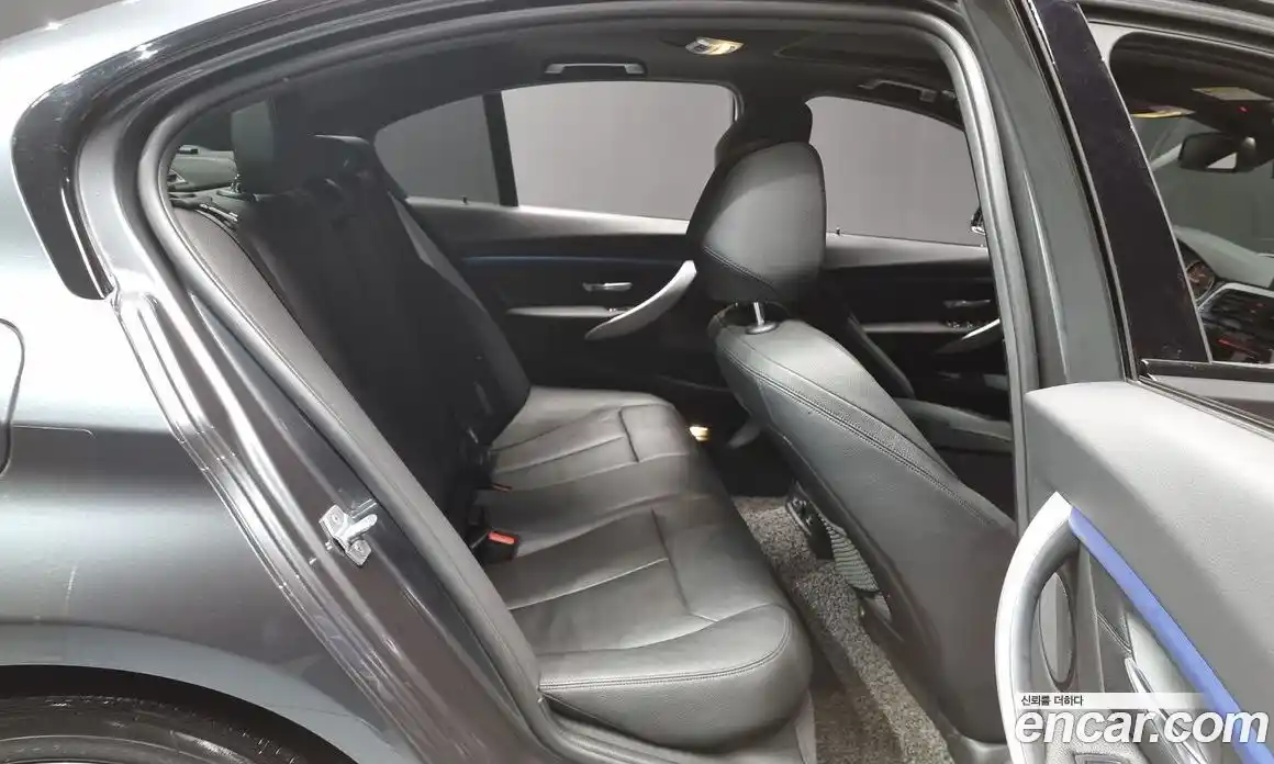 BMW 3-Series 2017 2.0 Автомат в Москве № 155348, фото 12