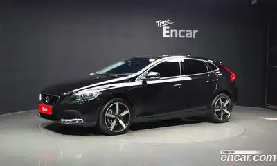 Volvo V40, 2016