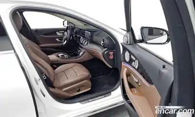 Mercedes-Benz E-Class 2018 2.0 Автомат в Москве № 160661, миниатюра 11