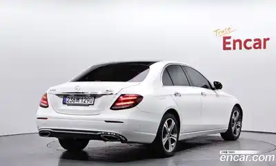 Mercedes-Benz E-Class 2018 2.0 Автомат в Москве № 160661, миниатюра 2
