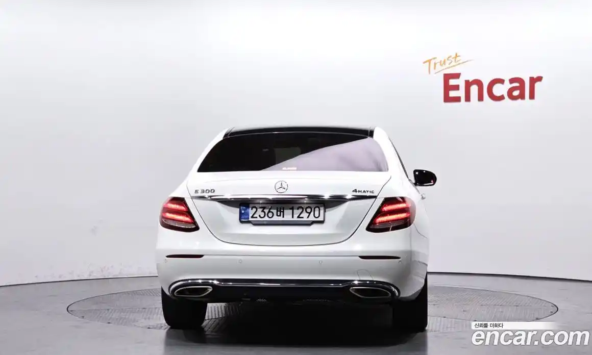 Mercedes-Benz E-Class 2018 2.0 Автомат в Москве № 160661, фото 4