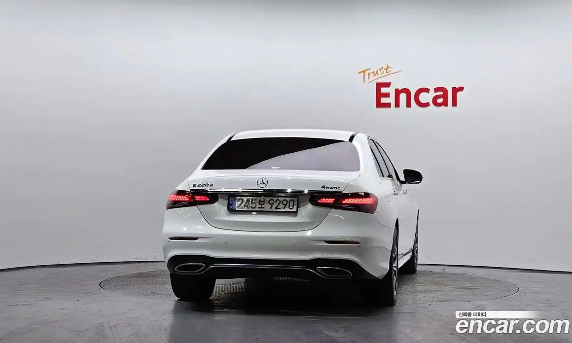 Mercedes-Benz E-Class 2022 1.9 Автомат в Москве № 161407, фото 4