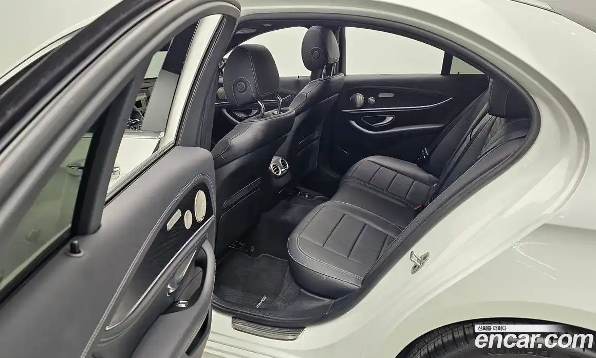 Mercedes-Benz E-Class 2022 1.9 Автомат в Москве № 161407, фото 10