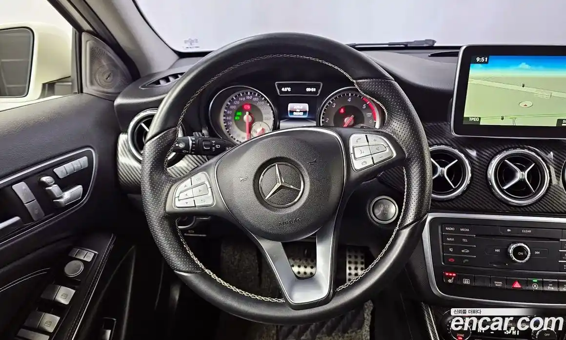 Mercedes-Benz GLA-Class 2016 2.1 Автомат в Москве № 161978, фото 13