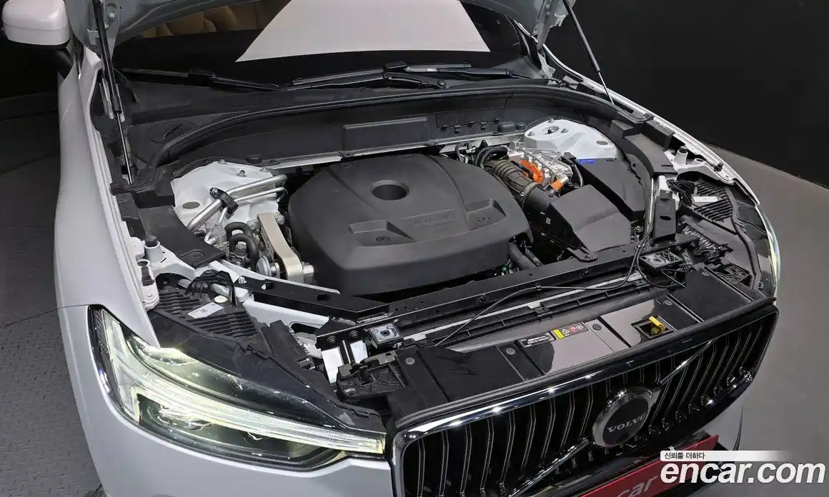 Volvo XC60 2022 2.0 Автомат в Москве № 164379, фото 1