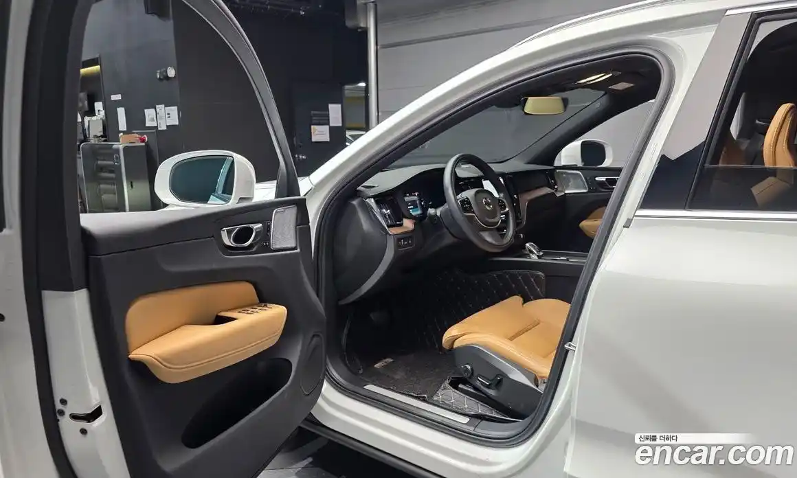 Volvo XC60 2022 2.0 Автомат в Москве № 164379, фото 15