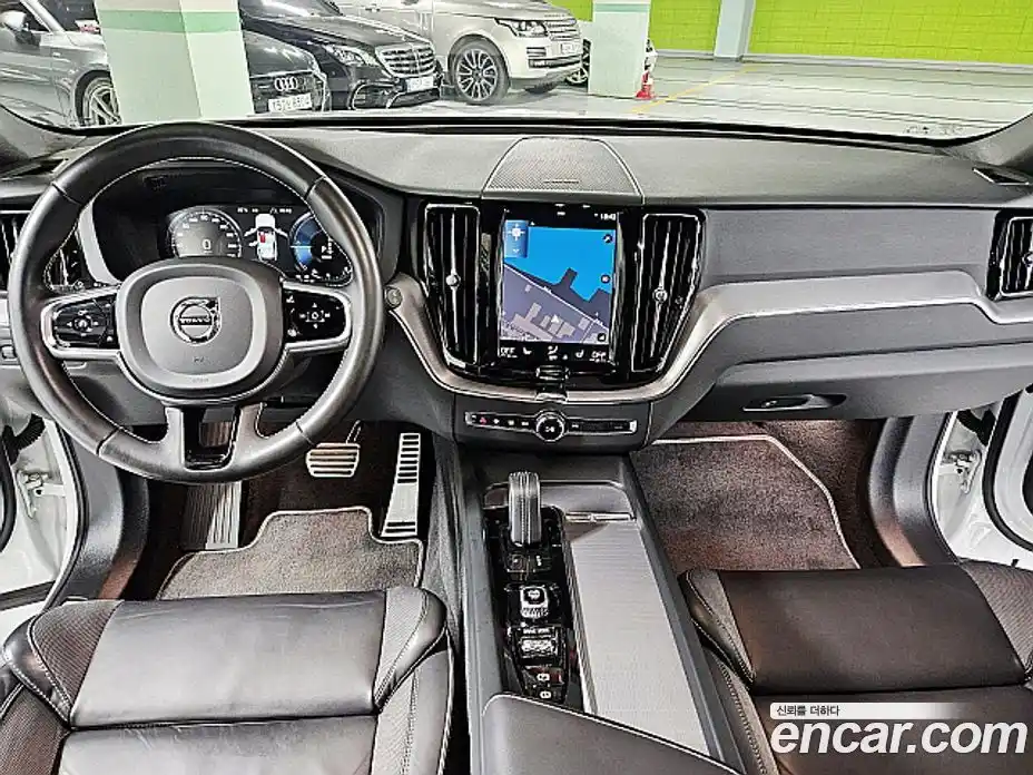 Volvo XC60 2021 2.0 Автомат в Москве № 164798, фото 14