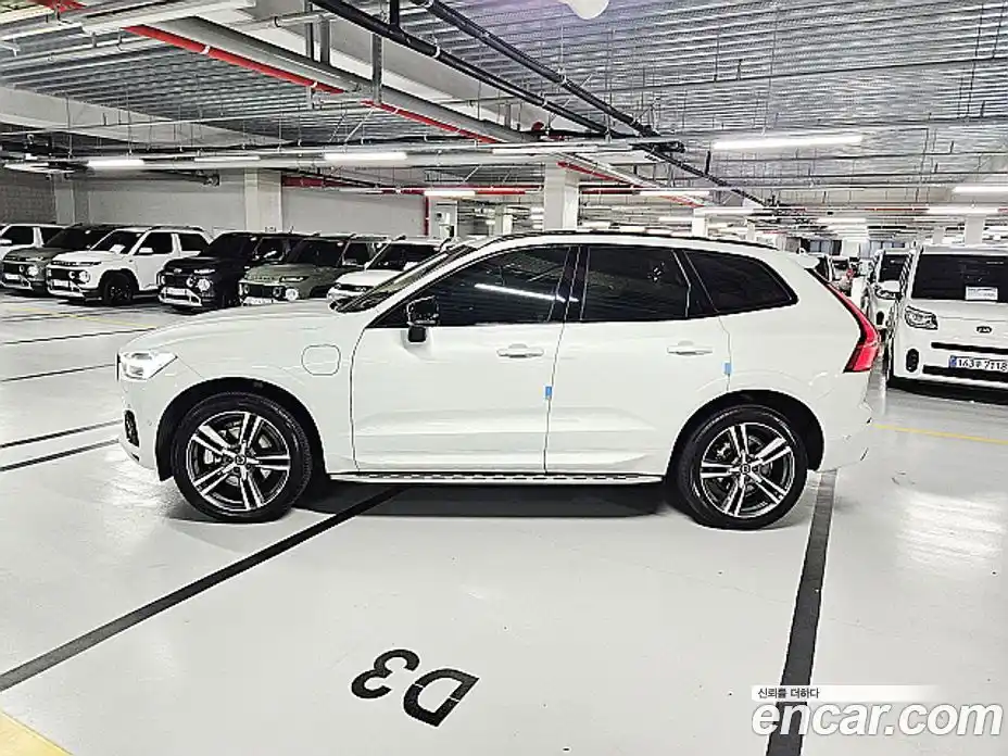 Volvo XC60 2021 2.0 Автомат в Москве № 164798, фото 3