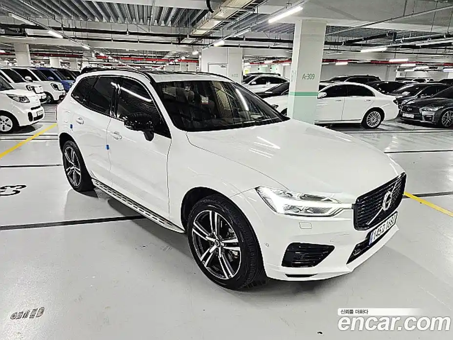 Volvo XC60 2021 2.0 Автомат в Москве № 164798, фото 4