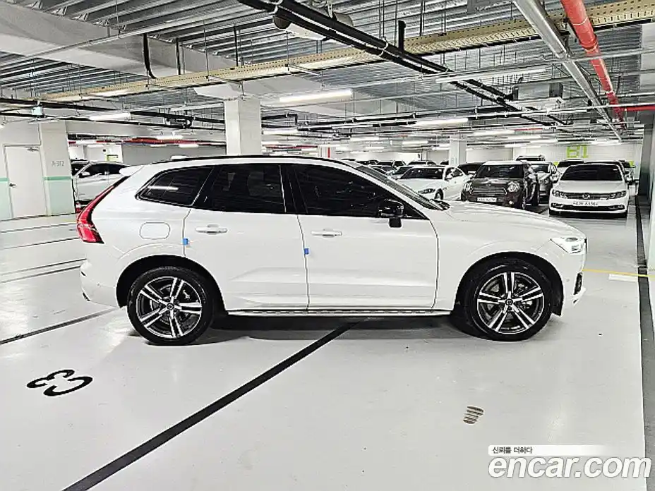 Volvo XC60 2021 2.0 Автомат в Москве № 164798, фото 6