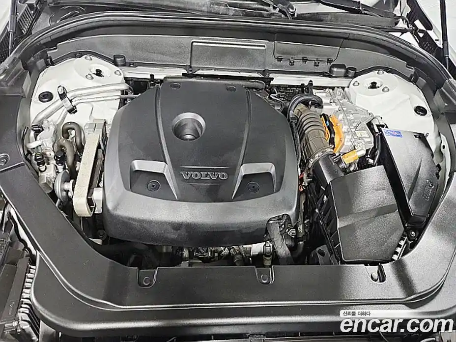 Volvo XC60 2021 2.0 Автомат в Москве № 164798, фото 9