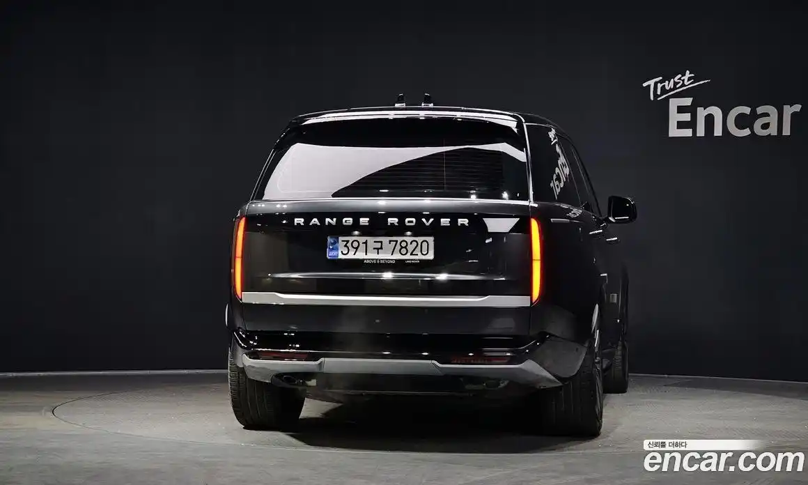 Land Rover Range-Rover 2024 4.4 Автомат в Москве № 166064, фото 16