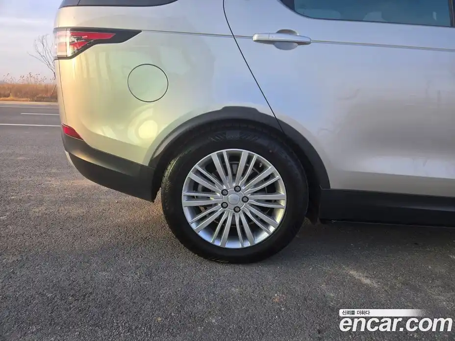 Land Rover Discovery 2017 3.0 Автомат в Москве № 166762, фото 4