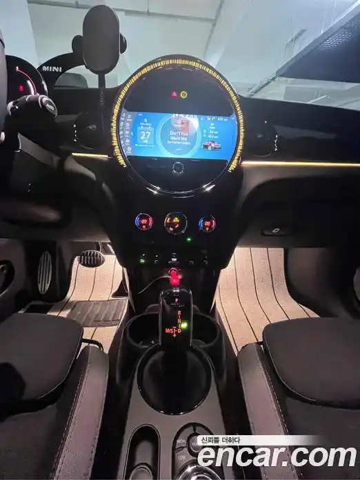 Mini Cooper Convertible 2024 2.0 Автомат в Москве № 167361, фото 9