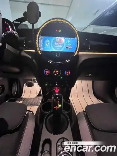 Mini Cooper Convertible 2024 2.0 Автомат в Москве № 167361, миниатюра 9