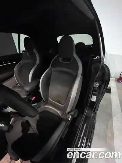 Mini Cooper Convertible 2024 2.0 Автомат в Москве № 167361, миниатюра 10