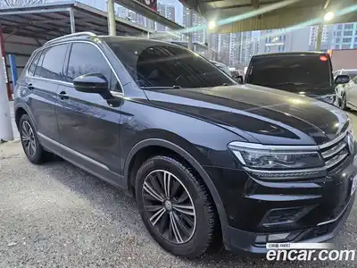 Volkswagen Tiguan 2020 2.0 Автомат в Москве № 169235, миниатюра 2