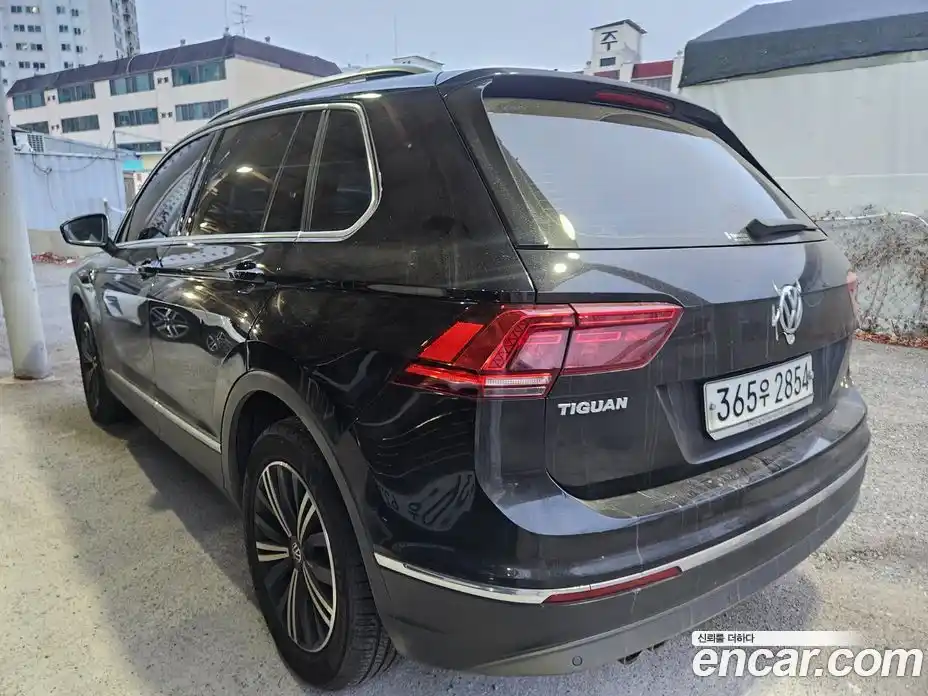 Volkswagen Tiguan 2020 2.0 Автомат в Москве № 169235, фото 4