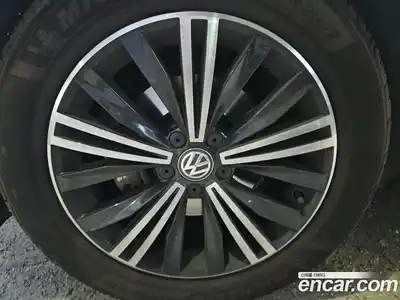 Volkswagen Tiguan 2020 2.0 Автомат в Москве № 169235, миниатюра 6