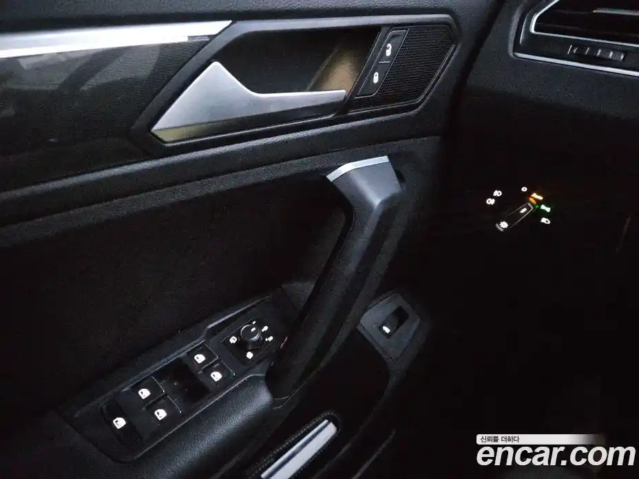 Volkswagen Tiguan 2020 2.0 Автомат в Москве № 169235, фото 8