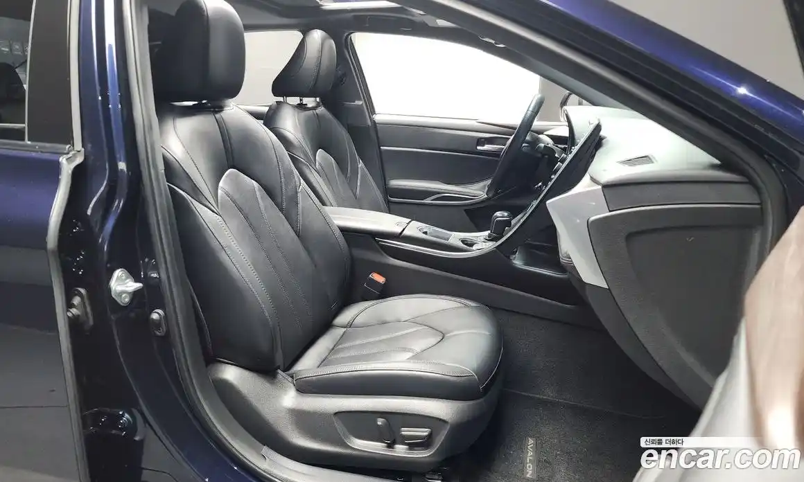 Toyota Avalon 2021 2.5 Автомат в Москве № 170220, фото 9