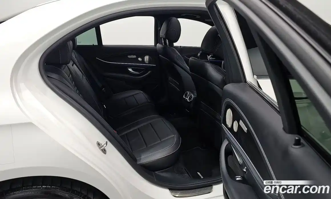 Mercedes-Benz E-Class 2022 2.0 Автомат в Москве № 180280, фото 11