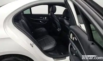 Mercedes-Benz E-Class 2022 2.0 Автомат в Москве № 180280, миниатюра 11