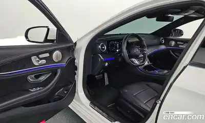 Mercedes-Benz E-Class 2022 2.0 Автомат в Москве № 180280, миниатюра 12