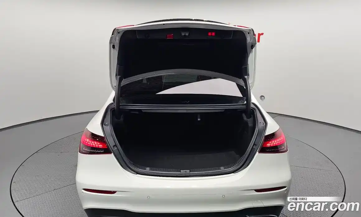 Mercedes-Benz E-Class 2022 2.0 Автомат в Москве № 180280, фото 20