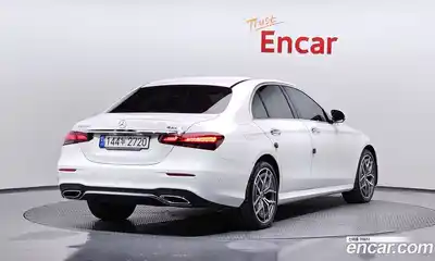 Mercedes-Benz E-Class 2022 2.0 Автомат в Москве № 180280, миниатюра 2