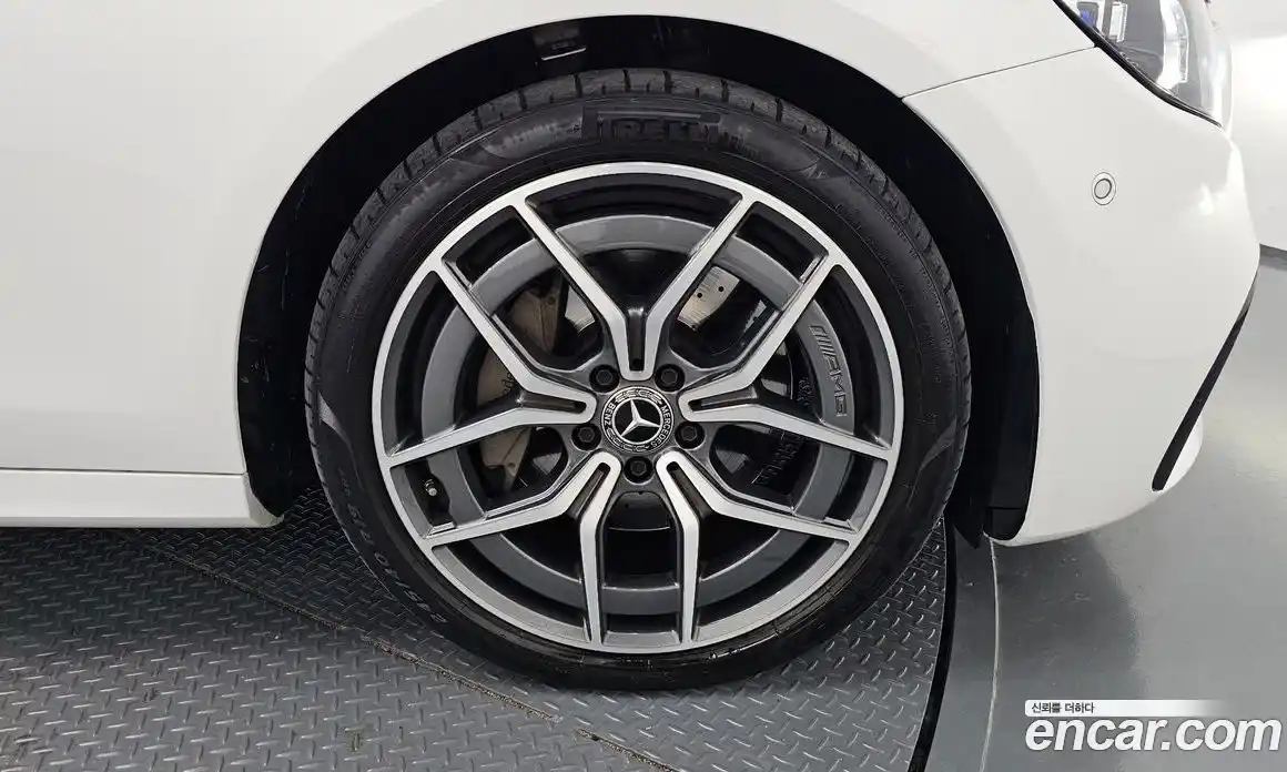 Mercedes-Benz E-Class 2022 2.0 Автомат в Москве № 180280, фото 5