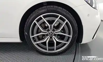 Mercedes-Benz E-Class 2022 2.0 Автомат в Москве № 180280, миниатюра 5