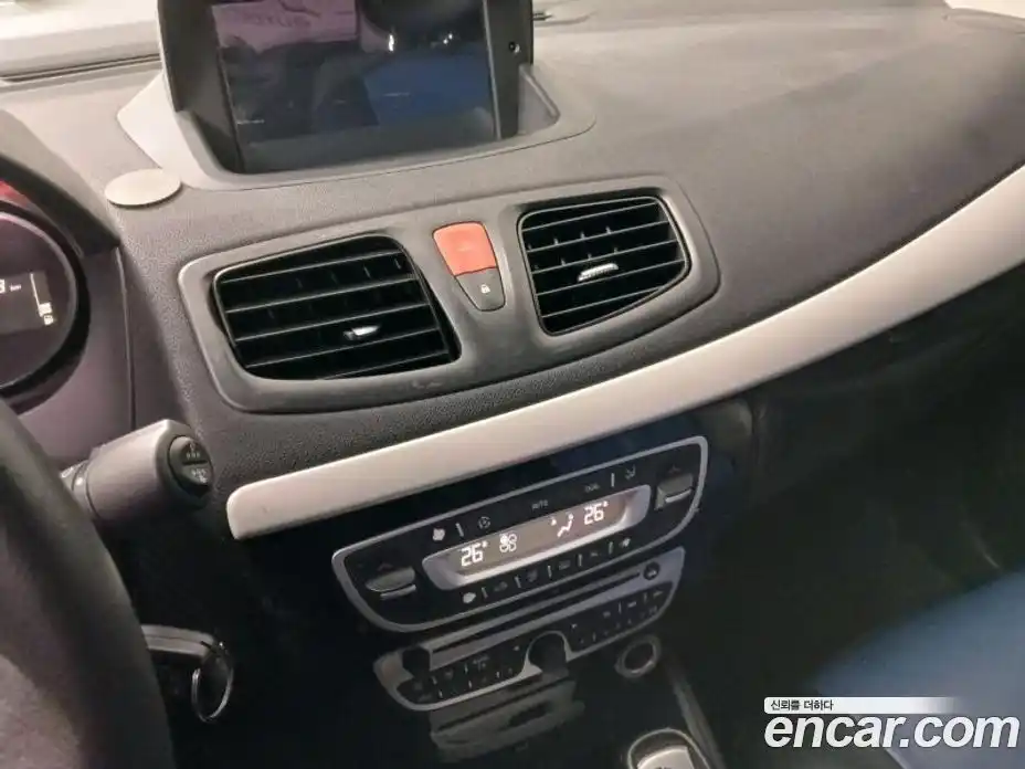 Renault SM3 2011 1.6 Автомат в Москве № 185997, фото 13