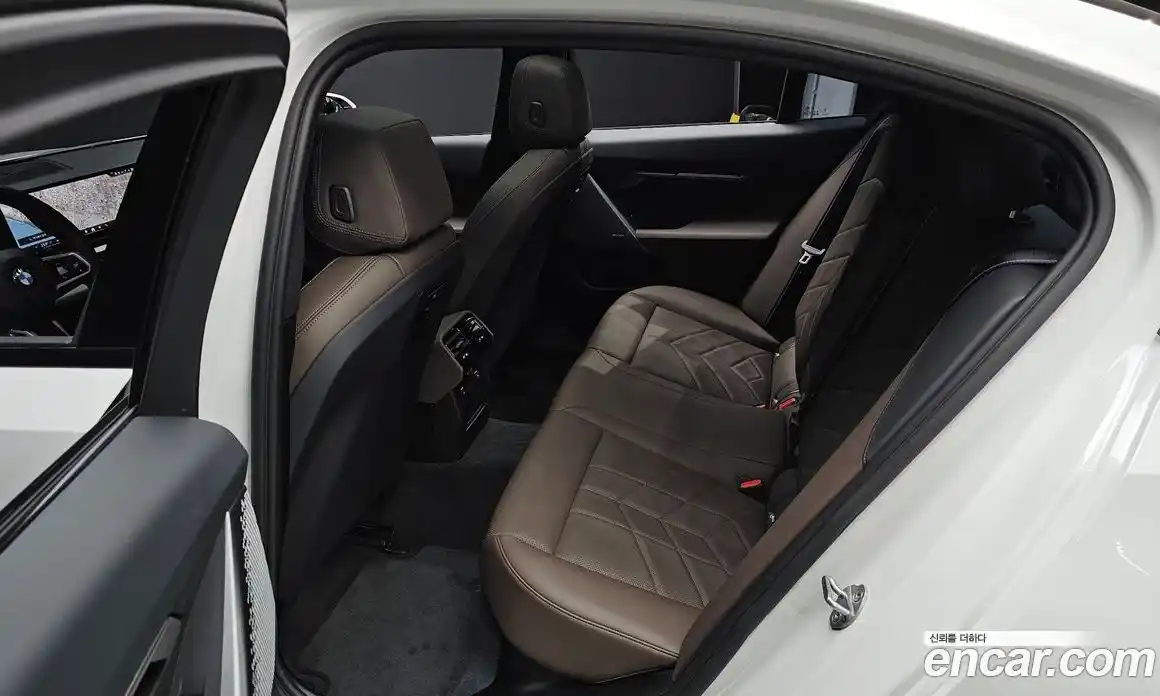 BMW 5-Series 2025 2.0 Автомат в Москве № 187468, фото 6