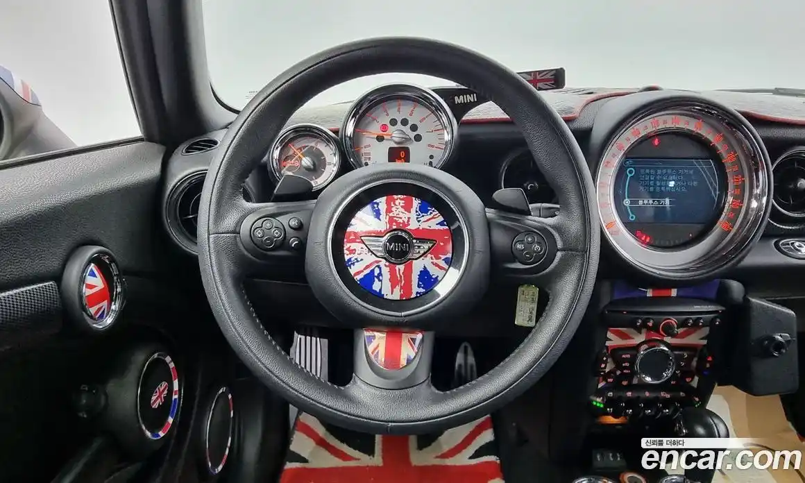 Mini Cooper Convertible 2013 1.6 Автомат в Москве № 190444, фото 13