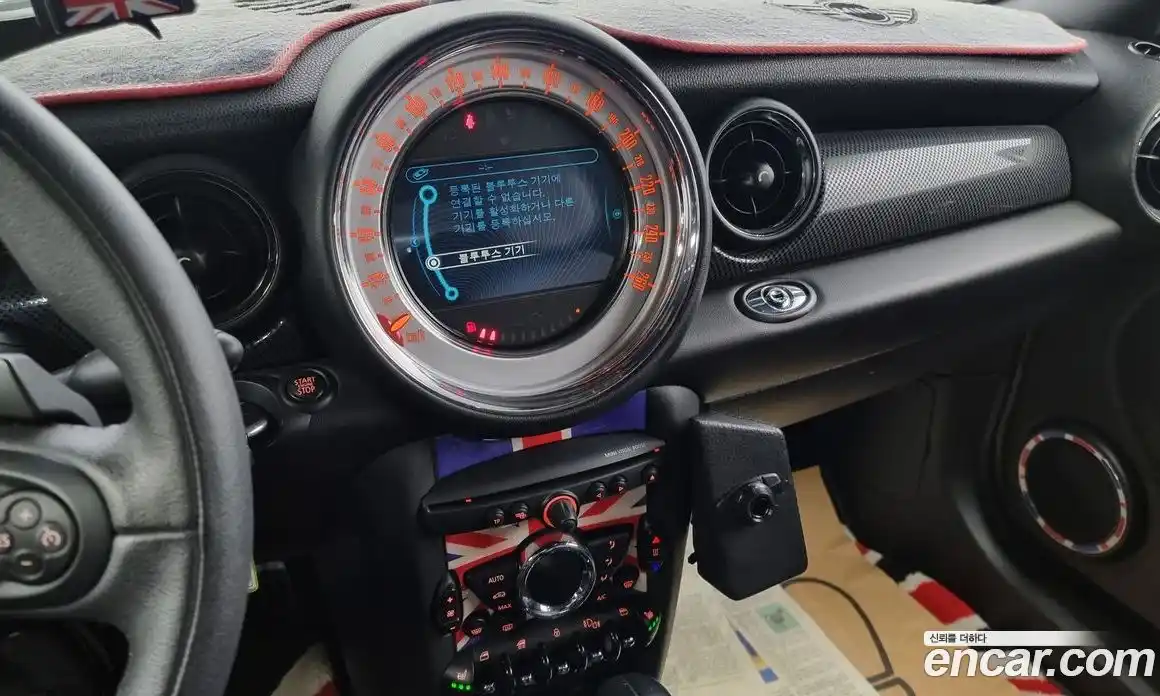 Mini Cooper Convertible 2013 1.6 Автомат в Москве № 190444, фото 14