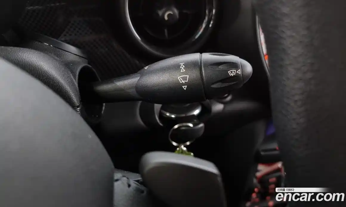 Mini Cooper Convertible 2013 1.6 Автомат в Москве № 190444, фото 16