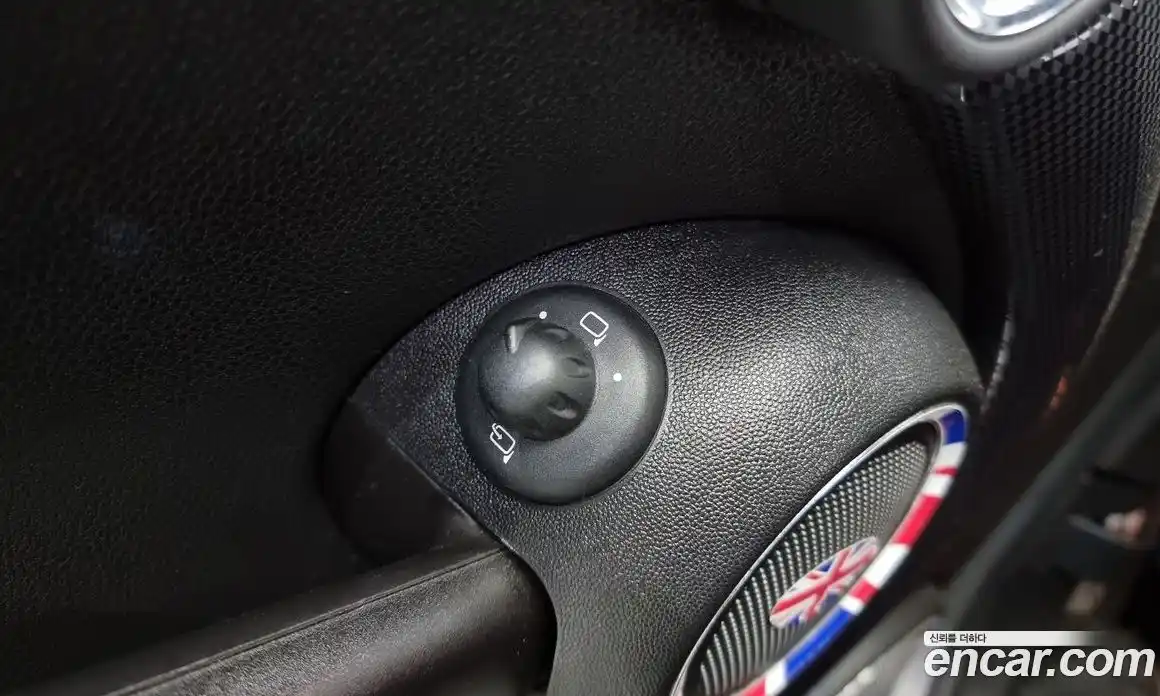 Mini Cooper Convertible 2013 1.6 Автомат в Москве № 190444, фото 17