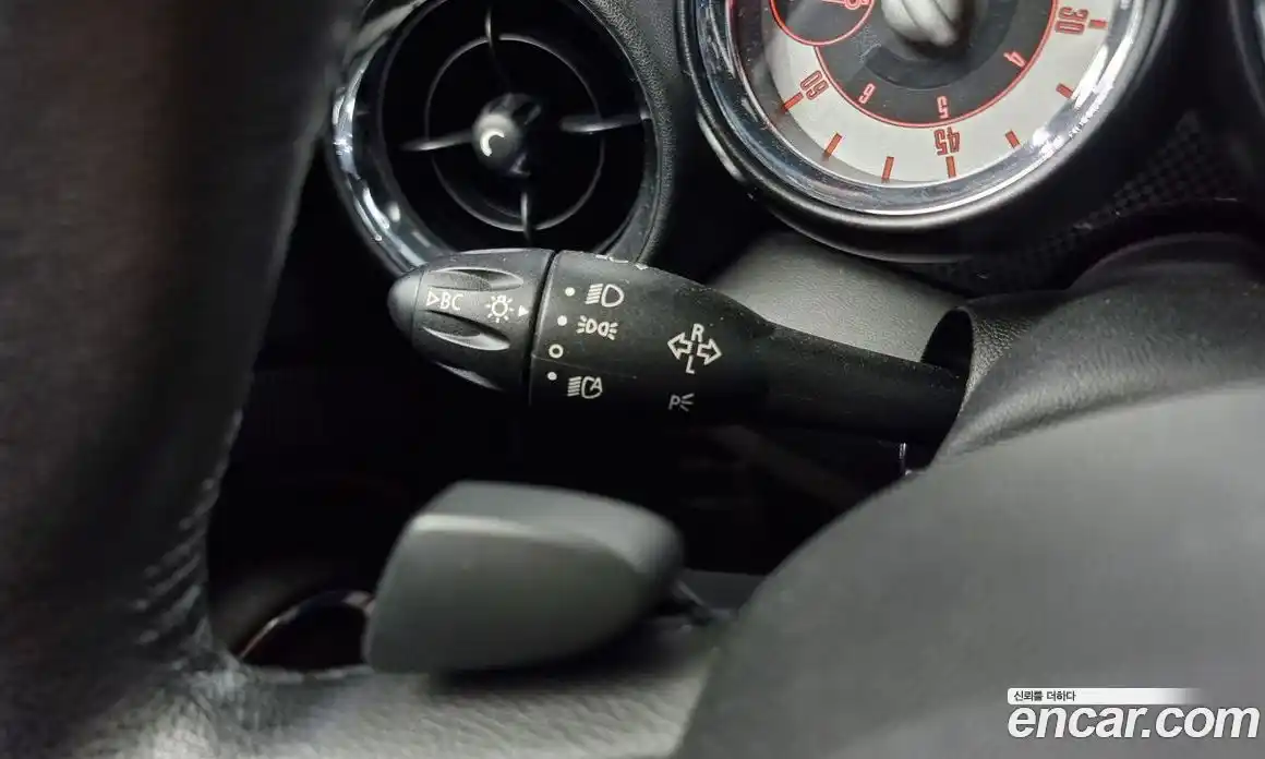 Mini Cooper Convertible 2013 1.6 Автомат в Москве № 190444, фото 18