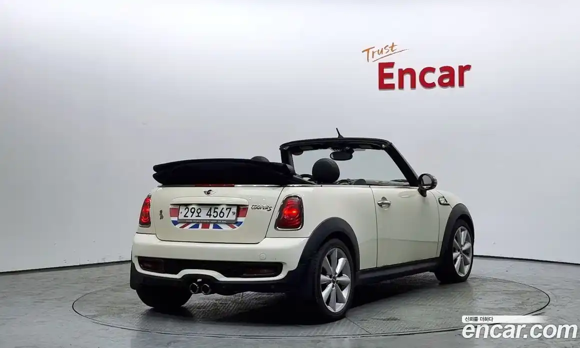 Mini Cooper Convertible 2013 1.6 Автомат в Москве № 190444, фото 2