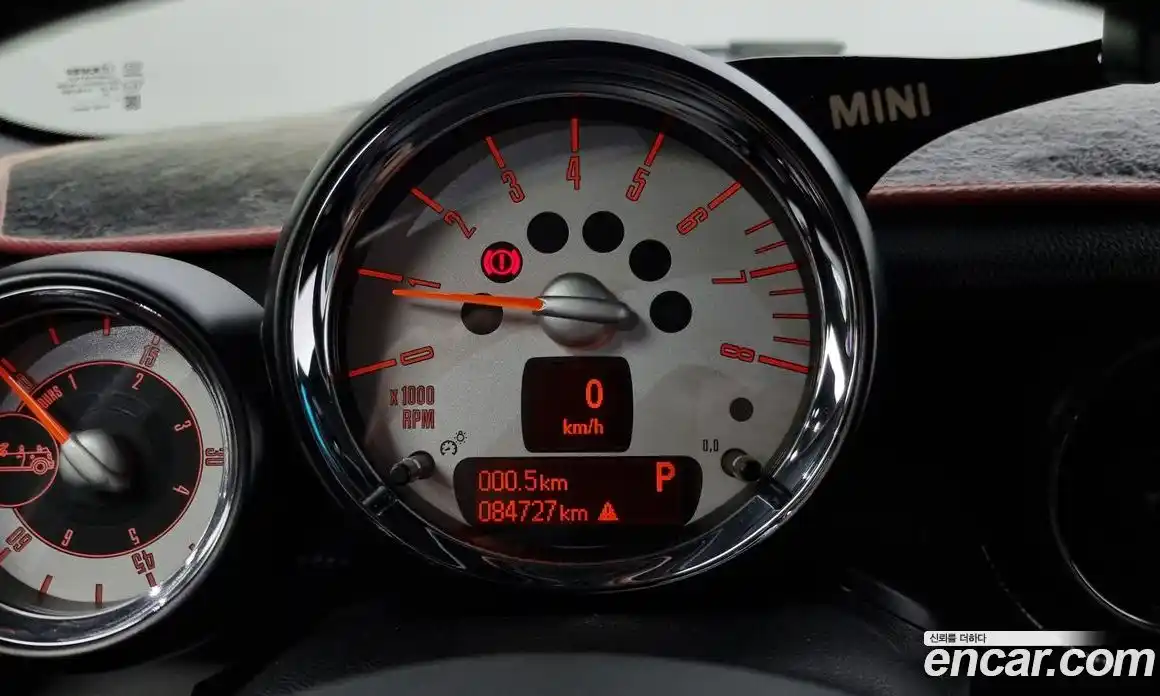 Mini Cooper Convertible 2013 1.6 Автомат в Москве № 190444, фото 8