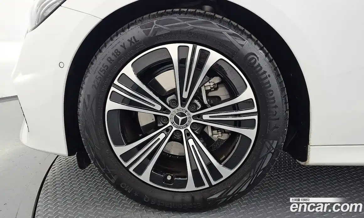 Mercedes-Benz E-Class 2025 2.0 Автомат в Москве № 193754, фото 10